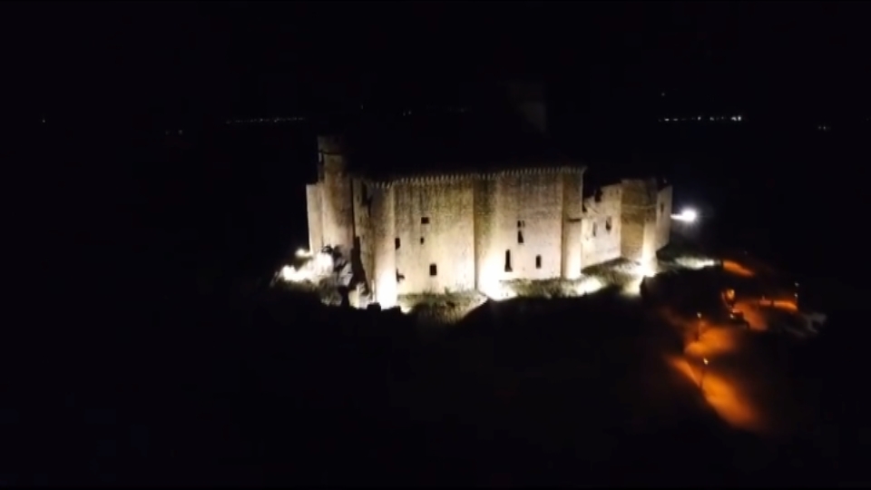 Nueva iluminación en el castillo de Belvís de Monroy