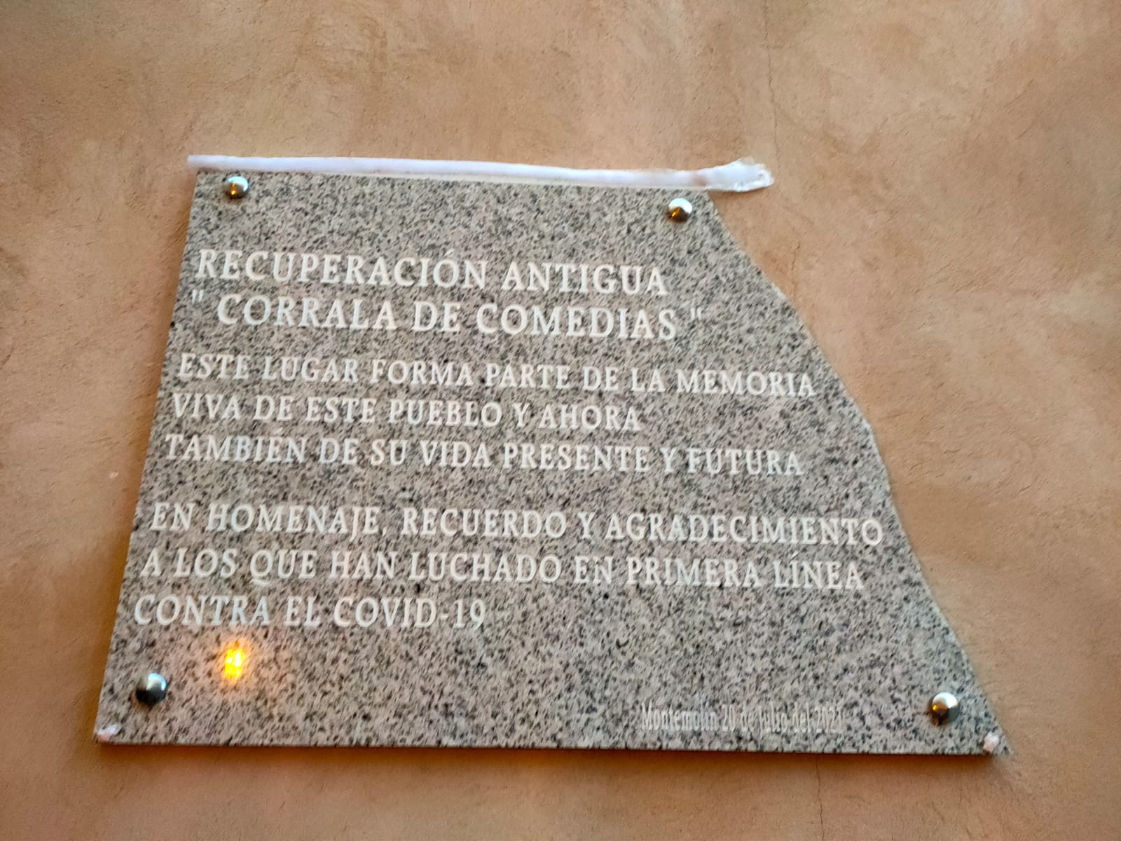 Placa conmemorativa de la inauguración