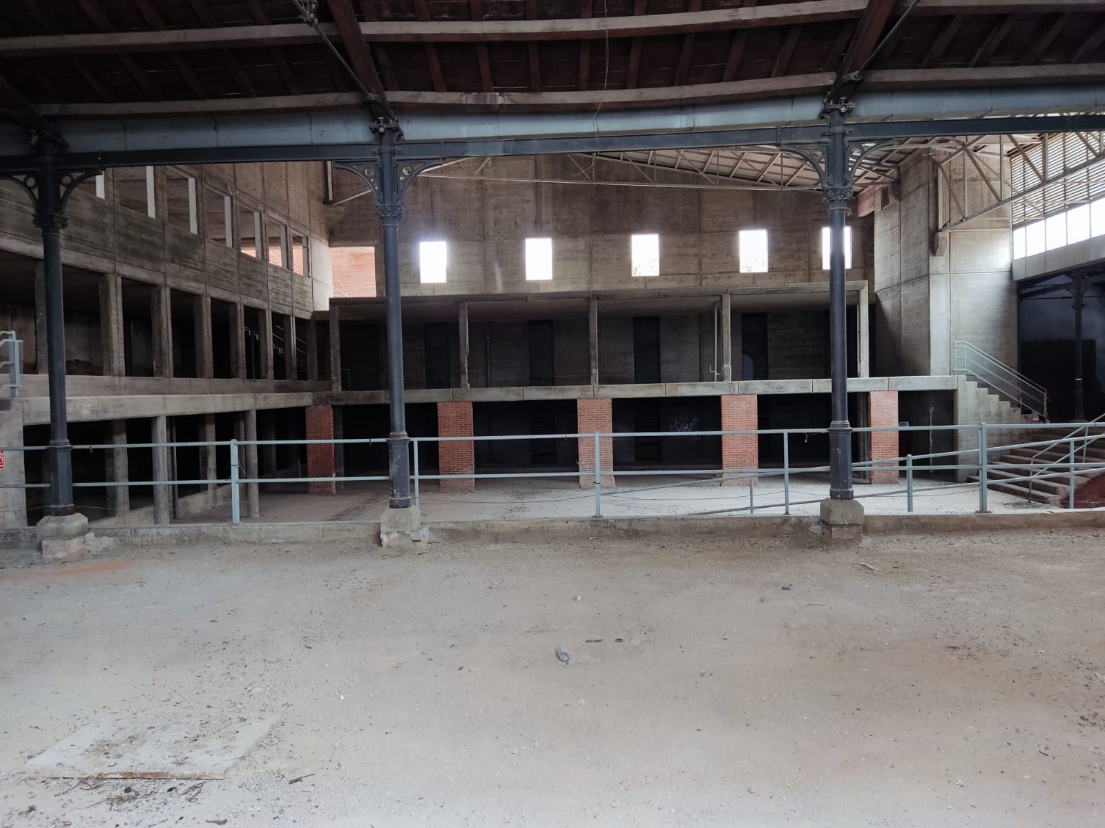 Interior del Mercado de Calatrava