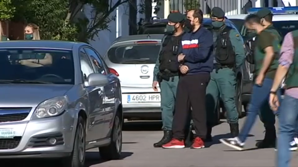 Eugenio Delgado llegando a la calle Cerezo