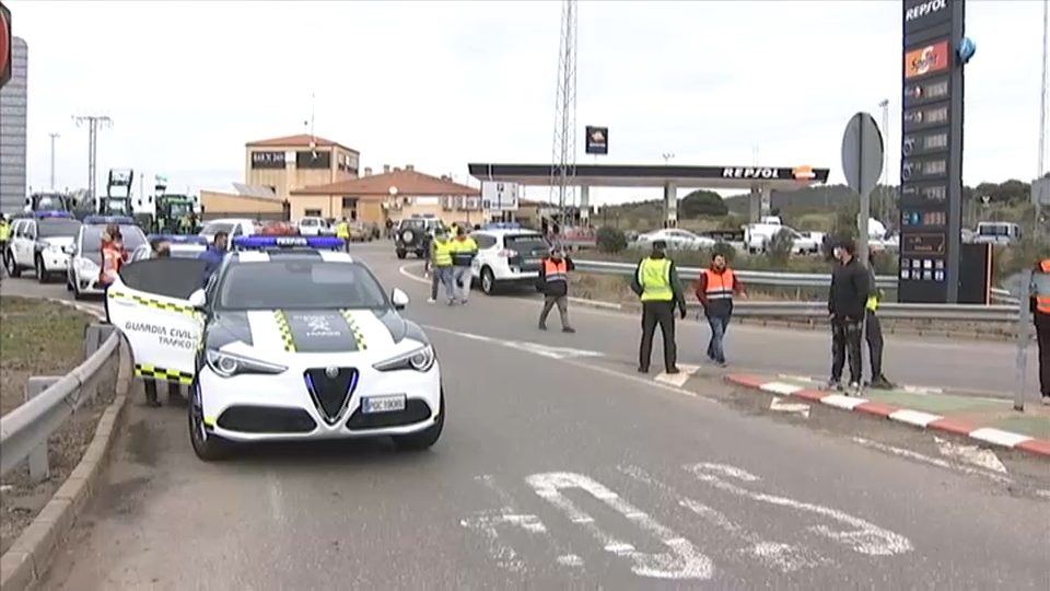 Guardia Civil y piquetes en El Caldero