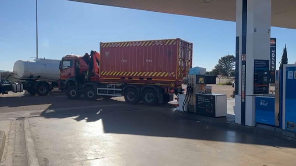 Voluntarios portugueses hacen parada en Extremadura de camino a Valencia