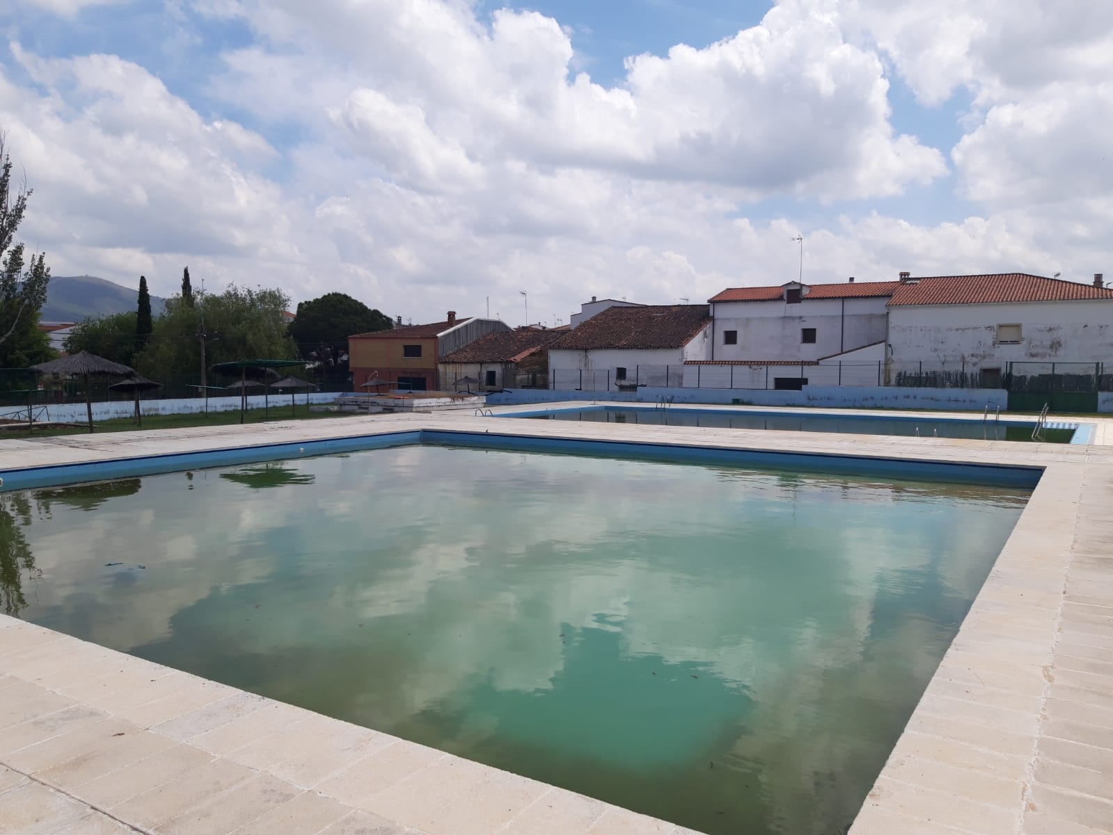 Piscina municipal de Pozuelo de Zarzón