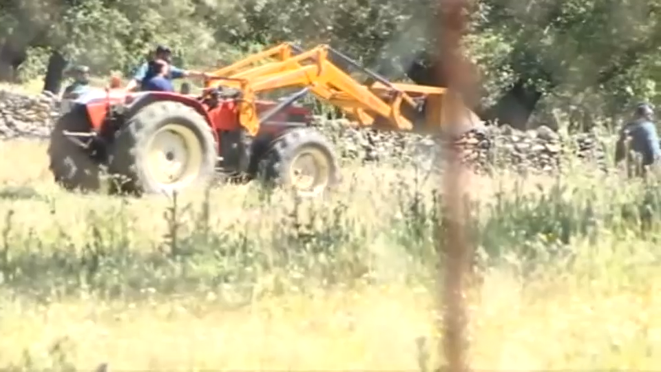 Reconstrucción de como Eugenio habría trasladado en un tractor el cuerpo de Manuela