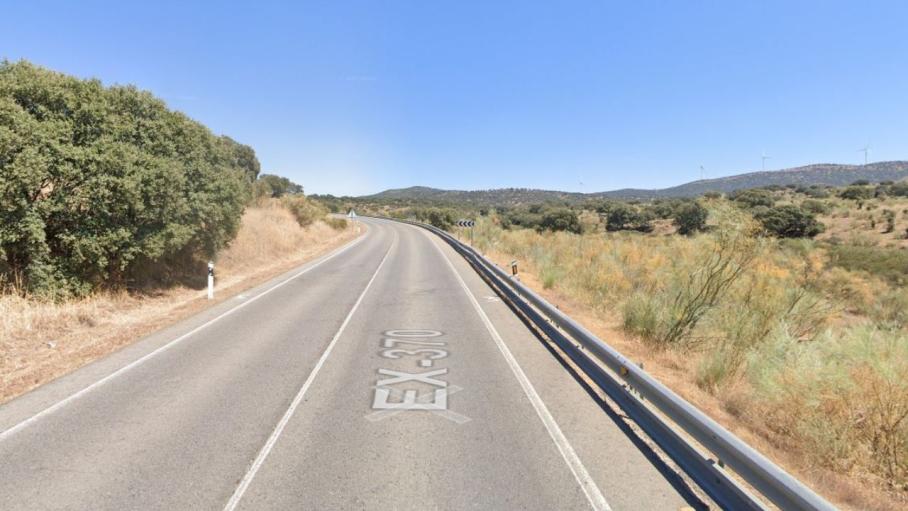 Carretera Ex-370 entre Carcaboso y Plasencia