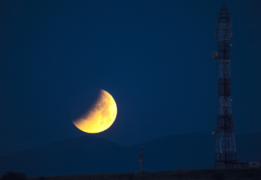 El eclipse lunar ha dejado imágenes espectaculares alrededor de todo el mundo