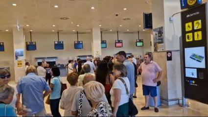 Indignación en el aeropuerto de Badajoz