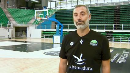 Adriá Alonso, entrenador Cáceres Basket