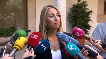 Declaraciones de María Guardiola ante los medios en la sede de presidencia de la Junta de Extremadura