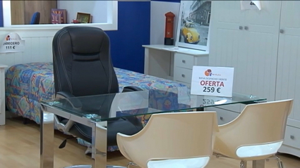 Tienda de muebles con ofertas