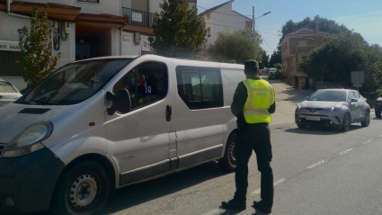 Control Guardia Civil en Madrigal de la Vera