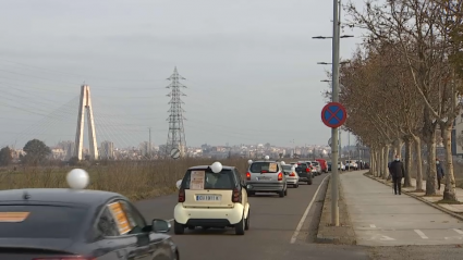 Imagen de la caravana de coches de Badajoz