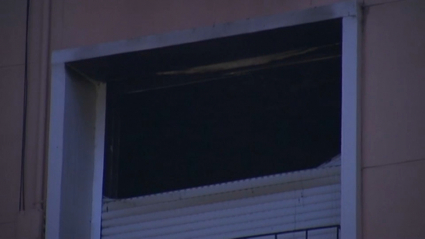 Ventana de la vivienda donde se ha producido el incendio