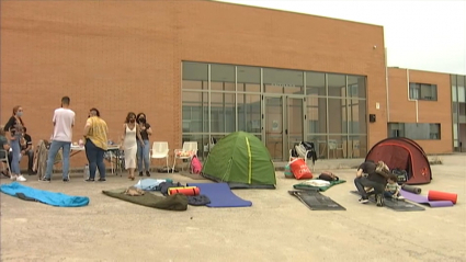 Los trabajadores de Feafes Cáceres se encierran para protestar por el impago de sus nóminas