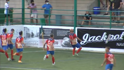 La plantilla del Jaraíz celebra el gol de la victoria ante el Moraleja