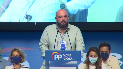 Imagen de Manuel Naharro, en el Congreso Provincial del PP en Badajoz