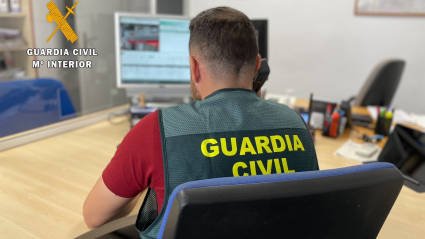 Guardia Civil en un momento de la investigación