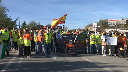 Corte de carretera Valencia de Alcántara