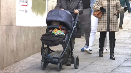 Carrito de bebé por la calle