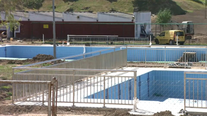 Obras en la piscina de Plasencia