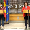 La portavoz y la vicepresidenta primera de la Junta de Extremadura durante la presentación del decreto para la nueva normalidad
