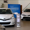 Zona de exposición de coches en venta en un concesionario de Badajoz.