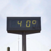Un termómetro en la calle marca 40 grados