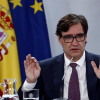 El Ministro de Sanidad Salvador Illa, hoy viernes, durante la rueda de prensa con la ministra de Defensa Margarita Robles, en el palacio de La Moncloa.