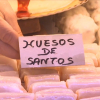 Huesos de Santo en una pastelería de Trujillo