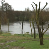 Imagen de un merendero de Galisteo inundado por el desbordamiento del río Jerte