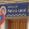 Fachada de la Policía Local de Almendralejo, después de que dos agentes hayan sido agredidos al intentar desalojar una fiesta ilegal