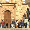 Turistas extremeños en la Plaza de Santa María de Cáceres