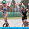 Miriam Casillas compite en la carrera de Triatlón Individual Femenino de los Juegos Olímpicos de Tokio 2020 en el Parque Marino de Odaiba en Tokio