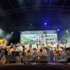  Los Granjeros, Acetre y Albaluna hicieron disfrutar con sus ritmos musicales a un auditorio de 400 personas limitado por las medidas sanitarias. En la imagen: Un momento de la actuación del grupo canario Los Granjeros.