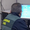 Agente de la Guardia Civil trabajando en la investigación