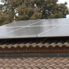 Placas solares sobre una vivienda unifamiliar