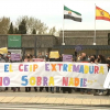 Protesta a las puertas del colegio