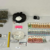 Imagen de la drogas y resto de efectos aprehendidos por la Guardia Civi
