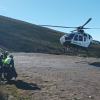 Helicóptero de rescate de montaña en la Sierra de Béjar