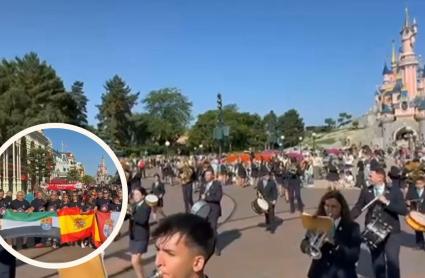 La banda municipal de música de Campanario desfila en Disneyland París