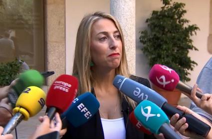 Declaraciones de María Guardiola ante los medios en la sede de presidencia de la Junta de Extremadura