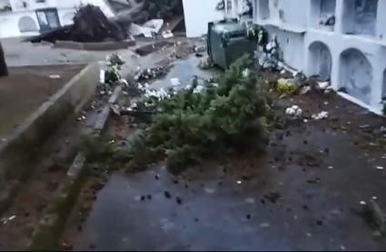 Una tormenta provoca daños en el cementerio de Salvatierra de los Barros