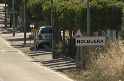 Vía de acceso al municipio de Holguera (Cáceres)