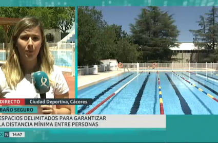 Redactora en la piscina de la Ciudad Deportiva de Cáceres