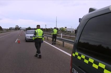 Control de la guardia civil durante el estado de alarma