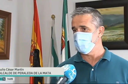 El alcade de Peraleda de la Mata destaca la responsabilidad de sus vecinos con las recomendaciones sanitarias.