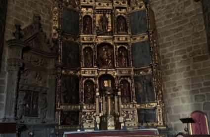 El retablo del Divino Morales afectado por el fuego.