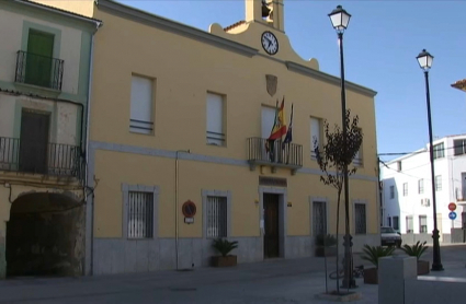 Fachada del Ayuntamiento de Zorita, en Cáceres