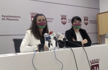 Las portavoces de Unidas Podemos, Mavi Mata y Elena Mejías, comparecen ante los medios.