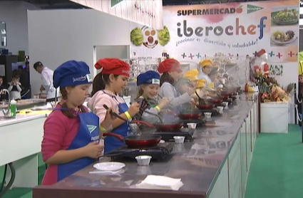 Niños cocinando en Iberochef, uno de las actividades más demandadas en Iberocio.